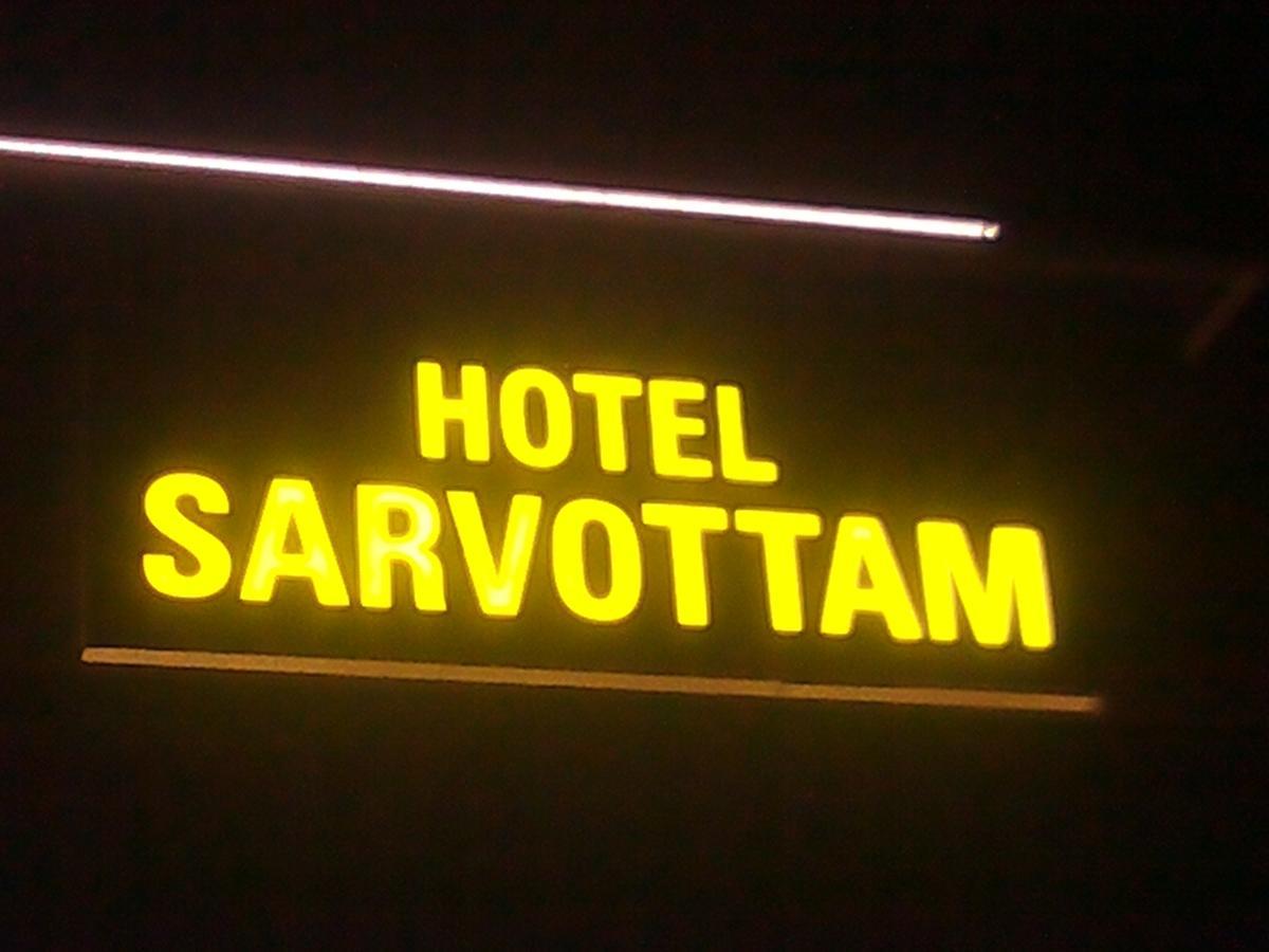Hotel Sarvottam Halol Bagian luar foto