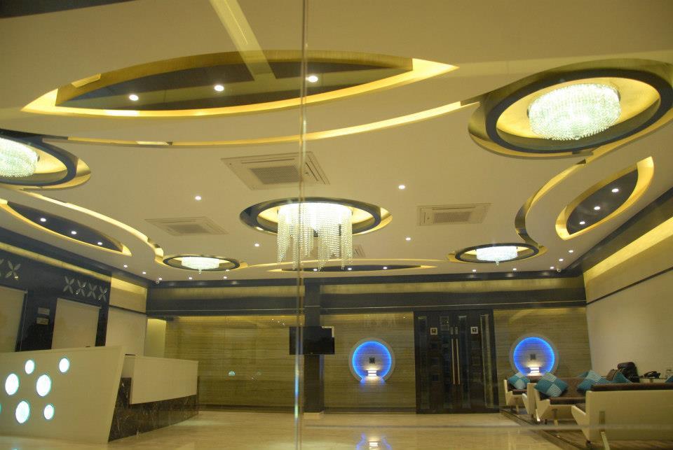 Hotel Sarvottam Halol Bagian luar foto